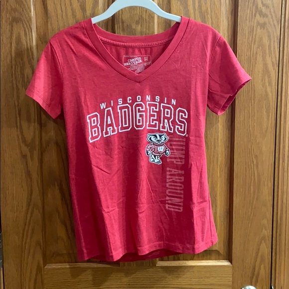 Wisconsin Badger vneck tshirt - Picture 1 of 4